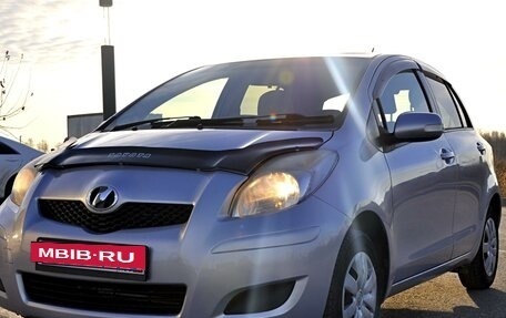 Toyota Vitz, 2009 год, 910 000 рублей, 2 фотография