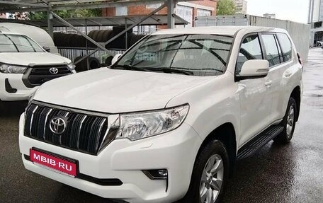 Toyota Land Cruiser Prado 150 рестайлинг 2, 2019 год, 4 719 000 рублей, 1 фотография