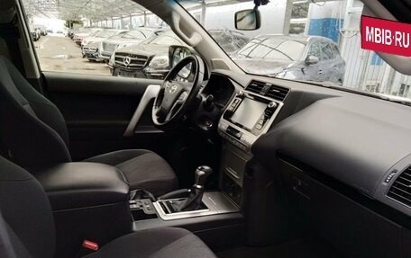 Toyota Land Cruiser Prado 150 рестайлинг 2, 2019 год, 4 719 000 рублей, 11 фотография