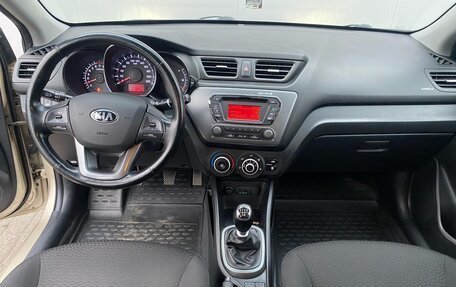 KIA Rio III рестайлинг, 2014 год, 900 000 рублей, 12 фотография