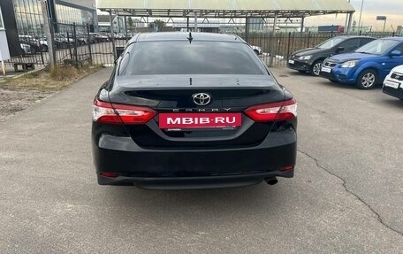 Toyota Camry, 2018 год, 2 849 000 рублей, 3 фотография