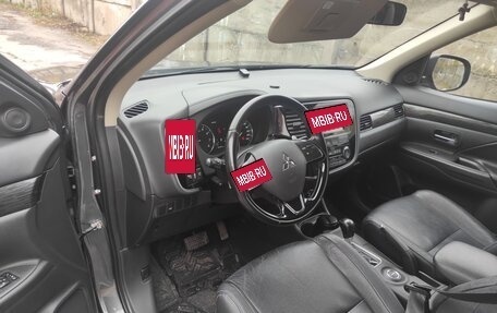 Mitsubishi Outlander III рестайлинг 3, 2015 год, 2 140 000 рублей, 9 фотография