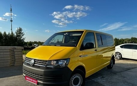 Volkswagen Transporter T6 рестайлинг, 2016 год, 2 300 000 рублей, 1 фотография