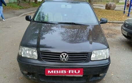 Volkswagen Polo III рестайлинг, 2000 год, 250 000 рублей, 3 фотография