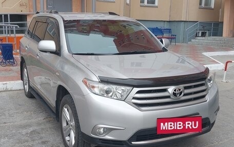 Toyota Highlander III, 2011 год, 2 100 000 рублей, 3 фотография