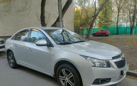 Chevrolet Cruze II, 2010 год, 800 000 рублей, 8 фотография