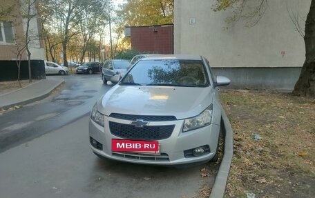 Chevrolet Cruze II, 2010 год, 800 000 рублей, 9 фотография