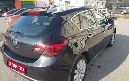 Opel Astra J, 2013 год, 990 000 рублей, 1 фотография