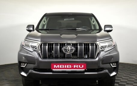 Toyota Land Cruiser Prado 150 рестайлинг 2, 2022 год, 7 600 000 рублей, 2 фотография