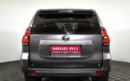 Toyota Land Cruiser Prado 150 рестайлинг 2, 2022 год, 7 600 000 рублей, 5 фотография