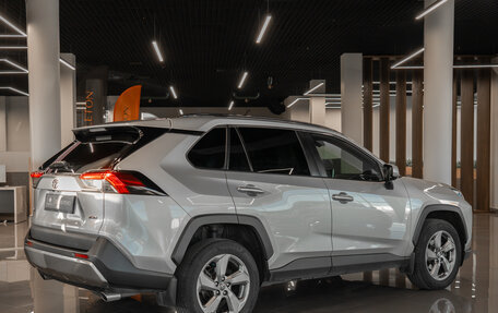 Toyota RAV4, 2021 год, 3 649 000 рублей, 5 фотография