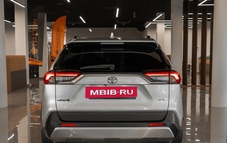 Toyota RAV4, 2021 год, 3 649 000 рублей, 6 фотография