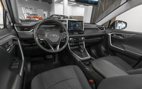 Toyota RAV4, 2021 год, 3 649 000 рублей, 9 фотография