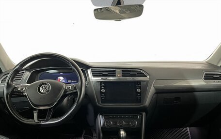 Volkswagen Tiguan II, 2018 год, 2 499 900 рублей, 11 фотография