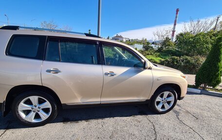 Toyota Highlander III, 2011 год, 2 700 000 рублей, 10 фотография