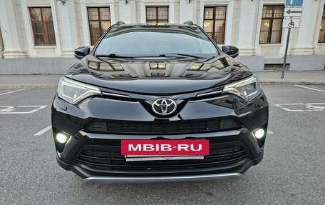 Toyota RAV4, 2018 год, 3 170 000 рублей, 6 фотография