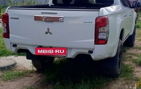 Mitsubishi L200 IV рестайлинг, 2019 год, 2 236 000 рублей, 3 фотография