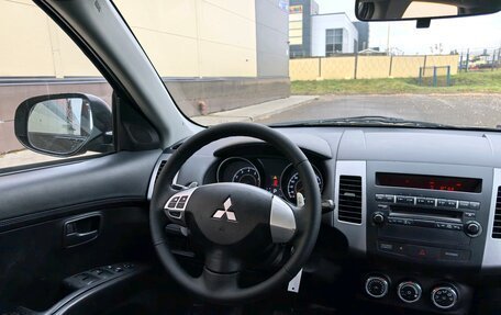 Mitsubishi Outlander III рестайлинг 3, 2010 год, 1 396 000 рублей, 12 фотография