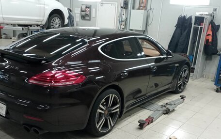 Porsche Panamera II рестайлинг, 2014 год, 3 030 000 рублей, 2 фотография