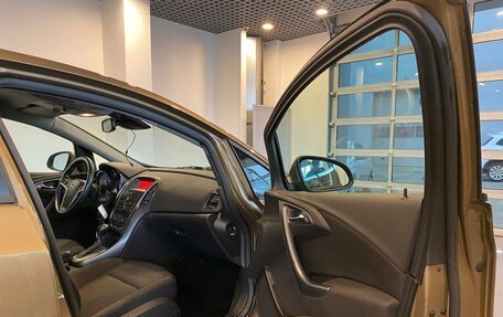 Opel Astra J, 2014 год, 1 070 000 рублей, 27 фотография