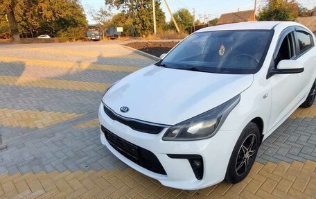 KIA Rio IV, 2017 год, 999 000 рублей, 4 фотография