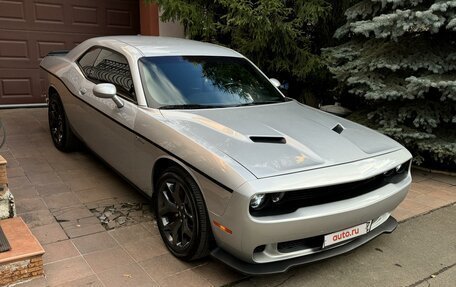 Dodge Challenger III рестайлинг 2, 2020 год, 5 299 999 рублей, 6 фотография