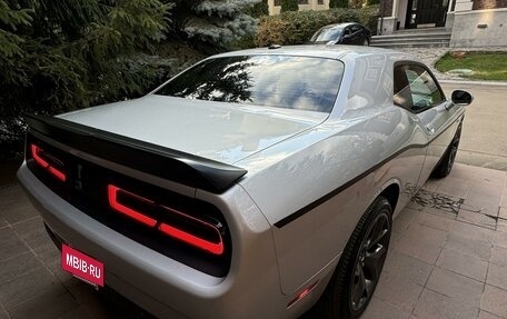 Dodge Challenger III рестайлинг 2, 2020 год, 5 299 999 рублей, 4 фотография