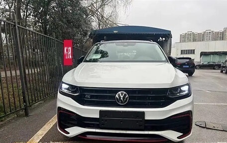 Volkswagen Tiguan II, 2021 год, 2 817 000 рублей, 6 фотография