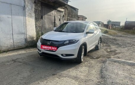 Honda Vezel, 2014 год, 1 750 000 рублей, 2 фотография