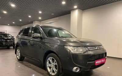 Mitsubishi Outlander III рестайлинг 3, 2013 год, 1 570 000 рублей, 1 фотография