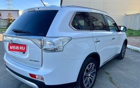 Mitsubishi Outlander III рестайлинг 3, 2014 год, 2 275 000 рублей, 20 фотография