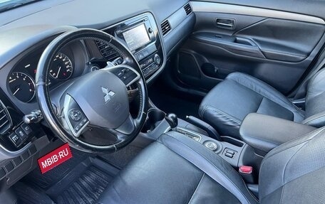 Mitsubishi Outlander III рестайлинг 3, 2014 год, 2 275 000 рублей, 32 фотография