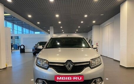 Renault Logan II, 2017 год, 865 000 рублей, 8 фотография