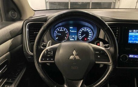 Mitsubishi Outlander III рестайлинг 3, 2013 год, 1 570 000 рублей, 10 фотография