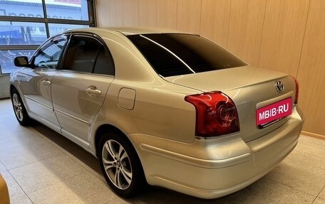 Toyota Avensis III рестайлинг, 2005 год, 900 000 рублей, 6 фотография