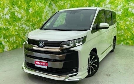 Toyota Noah, 2023 год, 3 600 000 рублей, 1 фотография