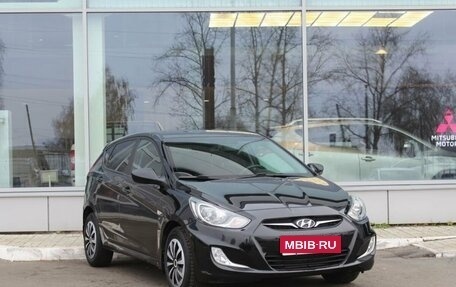 Hyundai Solaris II рестайлинг, 2011 год, 870 000 рублей, 1 фотография