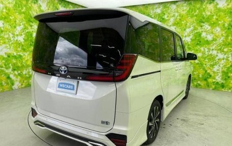 Toyota Noah, 2023 год, 3 600 000 рублей, 3 фотография