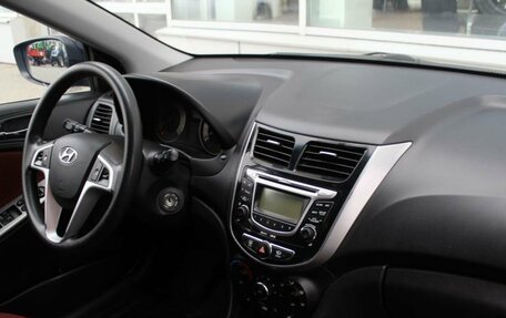 Hyundai Solaris II рестайлинг, 2011 год, 870 000 рублей, 12 фотография