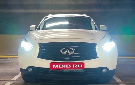 Infiniti QX70, 2013 год, 2 999 600 рублей, 19 фотография