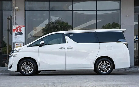 Toyota Vellfire II, 2021 год, 8 372 000 рублей, 4 фотография