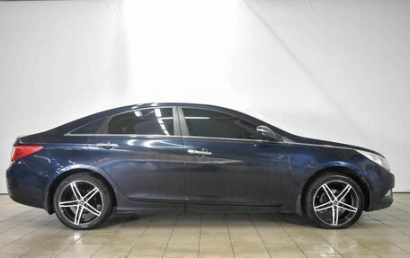 Hyundai Sonata VI, 2010 год, 889 000 рублей, 4 фотография