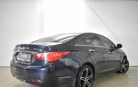 Hyundai Sonata VI, 2010 год, 889 000 рублей, 3 фотография