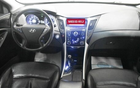 Hyundai Sonata VI, 2010 год, 889 000 рублей, 6 фотография