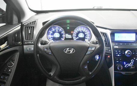 Hyundai Sonata VI, 2010 год, 889 000 рублей, 8 фотография