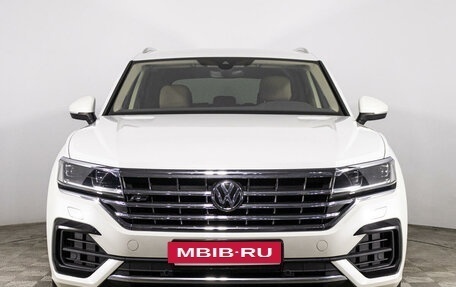 Volkswagen Touareg III, 2019 год, 6 399 000 рублей, 2 фотография