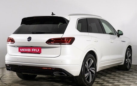 Volkswagen Touareg III, 2019 год, 6 399 000 рублей, 5 фотография