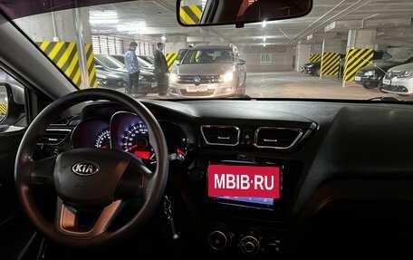 KIA Rio III рестайлинг, 2013 год, 749 000 рублей, 23 фотография