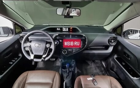 Toyota Prius c I, 2020 год, 1 815 100 рублей, 8 фотография