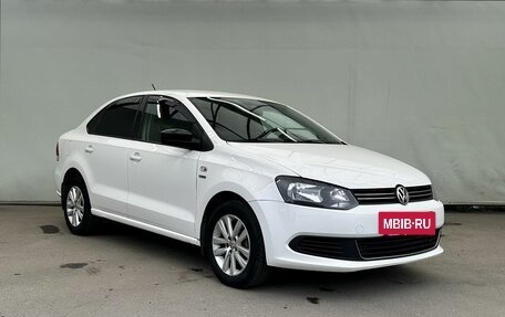 Volkswagen Polo VI (EU Market), 2013 год, 980 000 рублей, 2 фотография